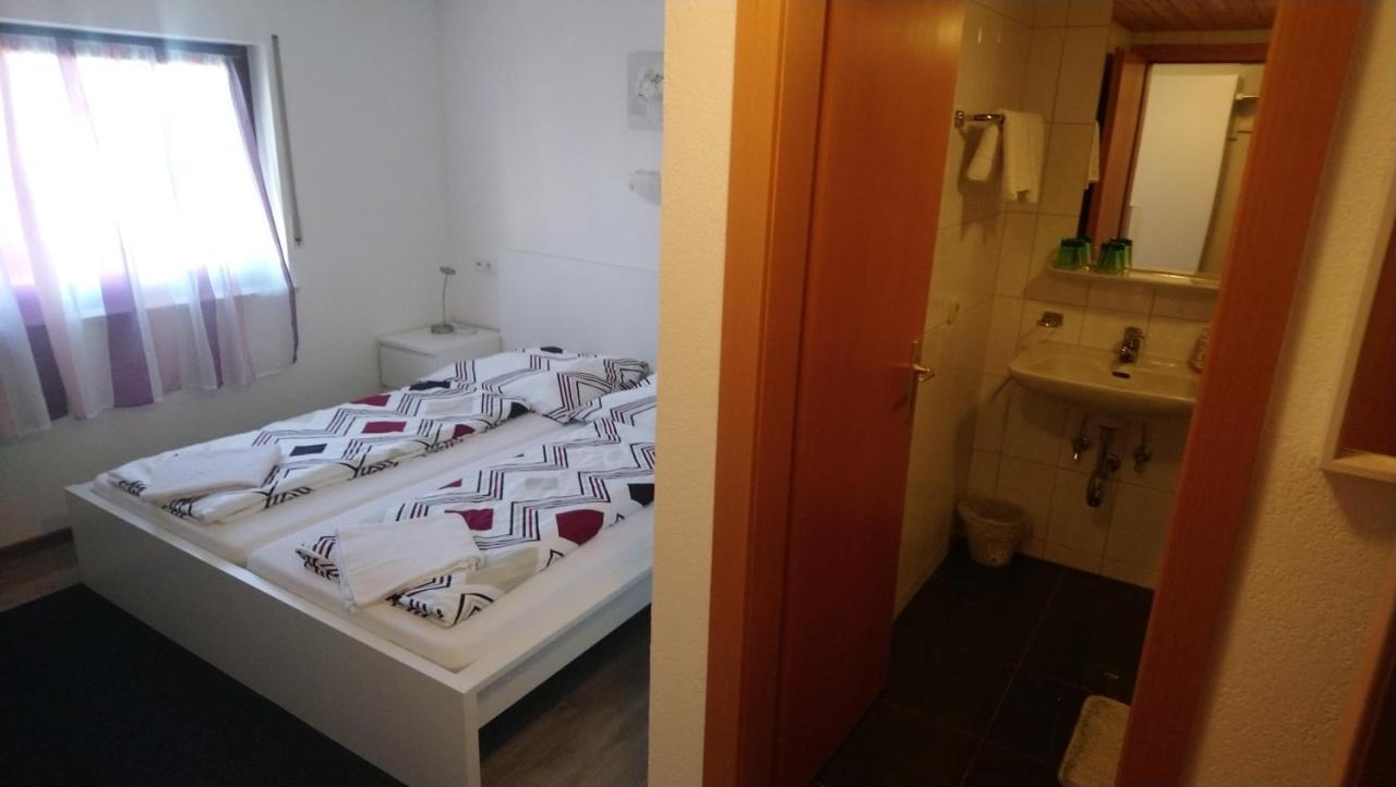 Gasthaus Krone Ubersaxen エクステリア 写真