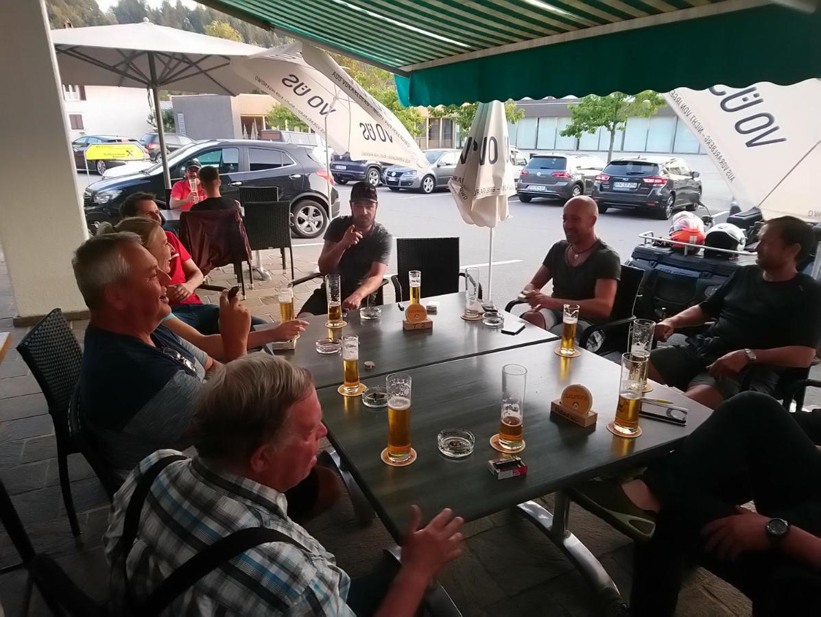 Gasthaus Krone Ubersaxen エクステリア 写真