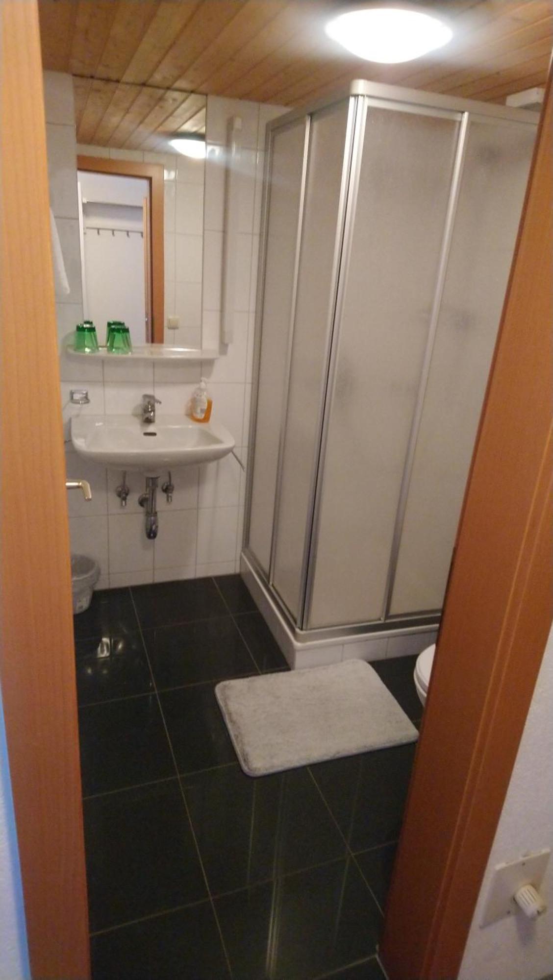 Gasthaus Krone Ubersaxen 部屋 写真