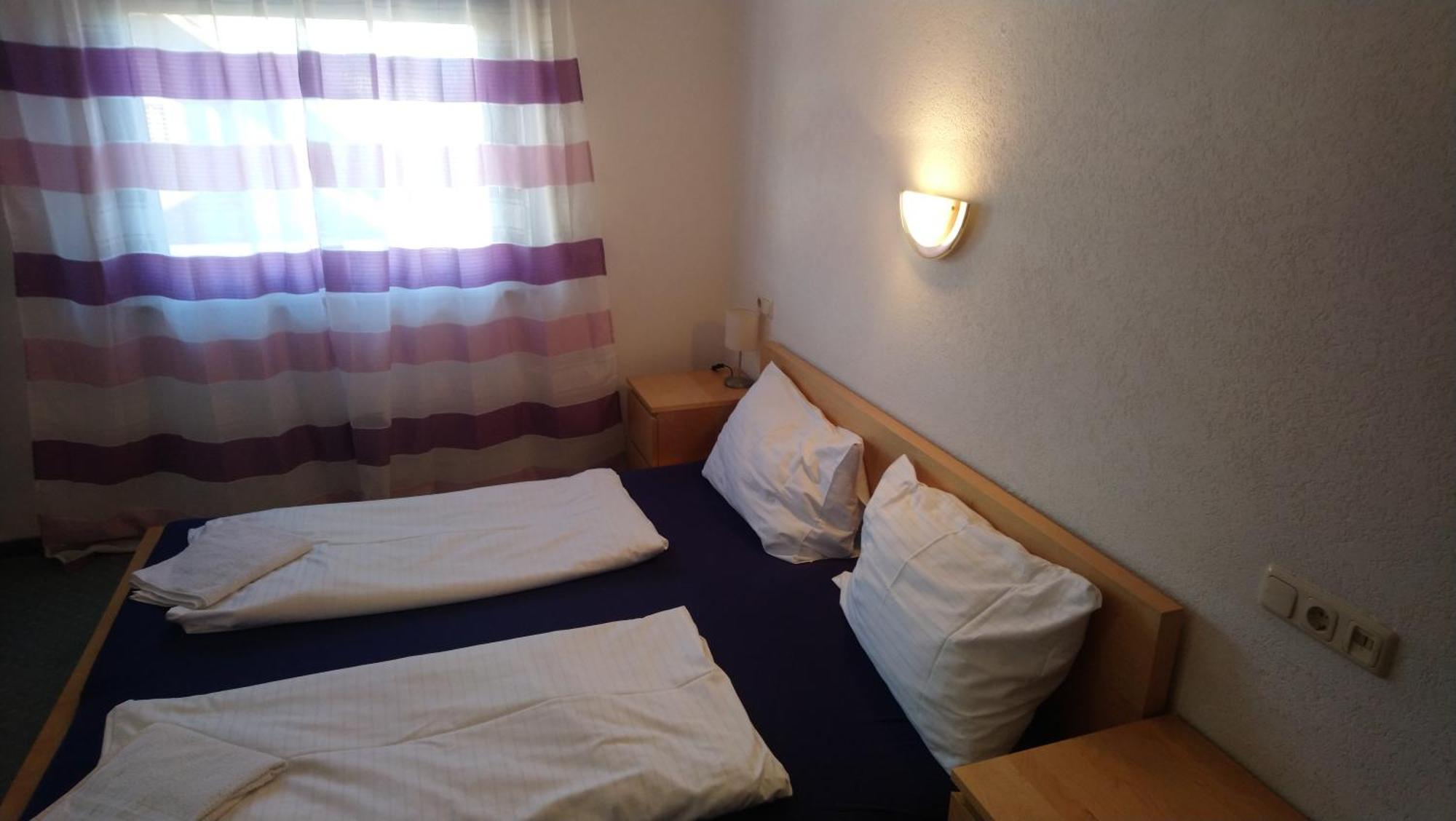 Gasthaus Krone Ubersaxen 部屋 写真